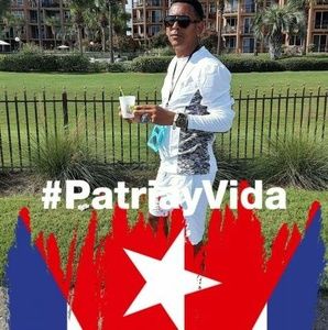 Meet your Posher, Enrique